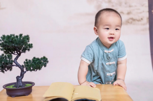 临汾宝宝爱吐奶是什么原因